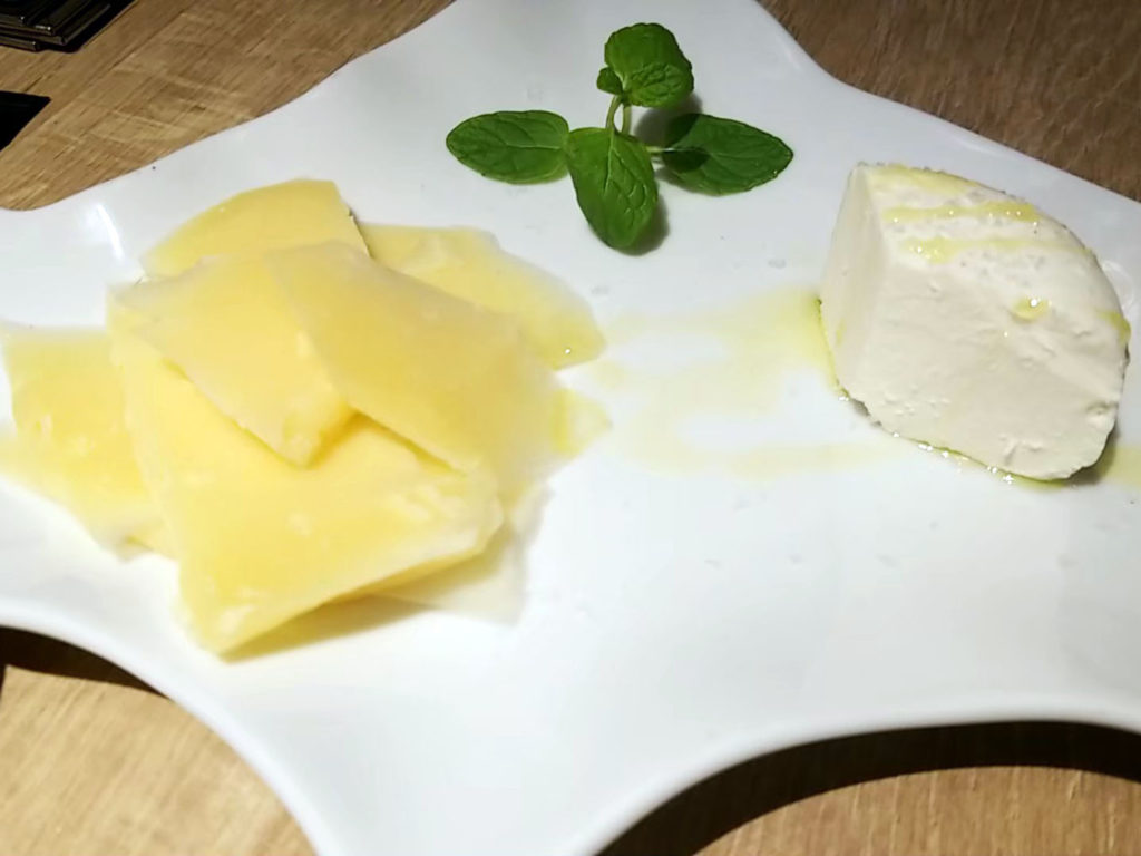 神田『ヴィノシティ マジス』チーズ